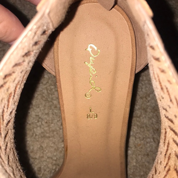 Shoes - Picture 6 of 7